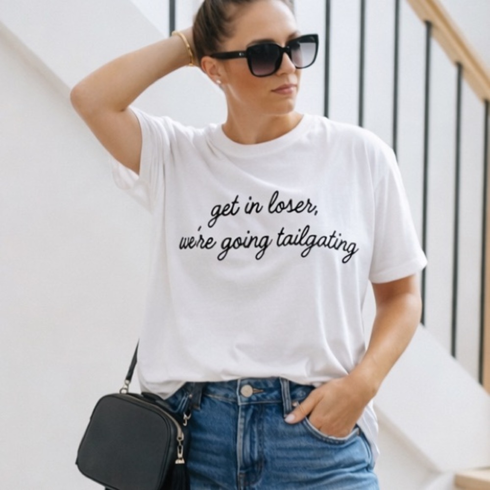 Casual Graphic Tee Oversized Women’s L Get in Loser Tailgating White‎
